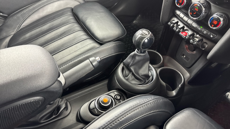 MINI Hatchback 1.5 Cooper Exclusive II 5dr Petrol Hatchback - Image 10