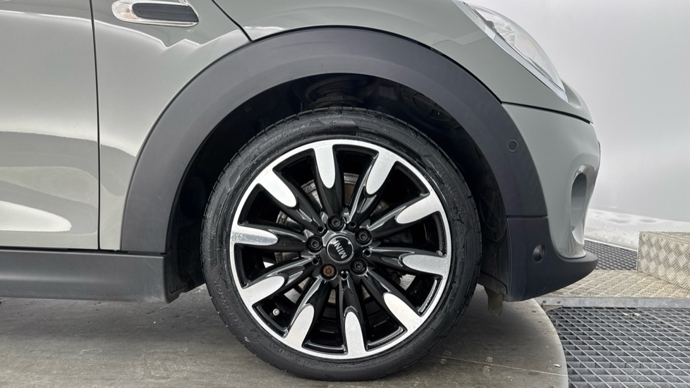 MINI Hatchback 1.5 Cooper Exclusive II 5dr Petrol Hatchback - Image 14
