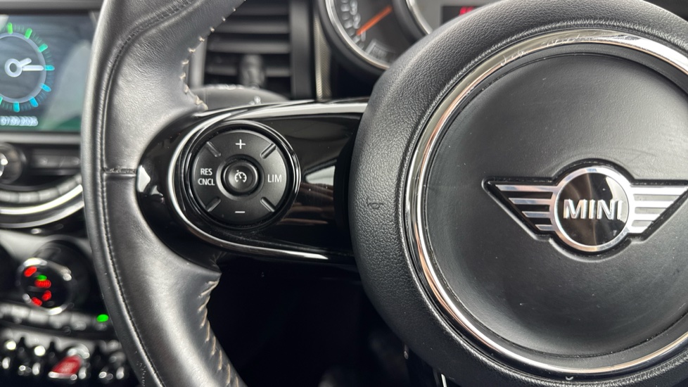 MINI Hatchback 1.5 Cooper Exclusive II 5dr Petrol Hatchback - Image 17