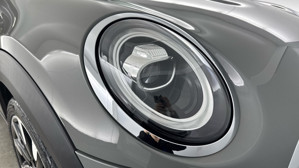 MINI Hatchback 1.5 Cooper Exclusive II 5dr Petrol Hatchback - Image 23