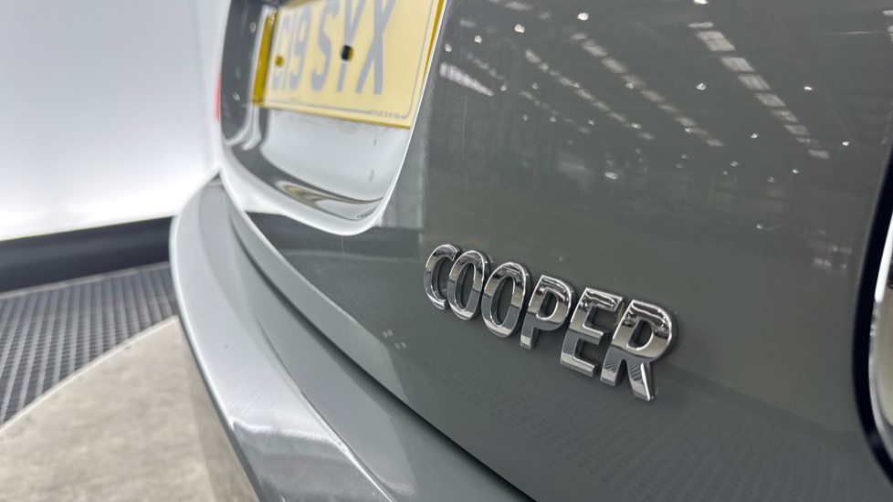 MINI Hatchback 1.5 Cooper Exclusive II 5dr Petrol Hatchback - Image 24