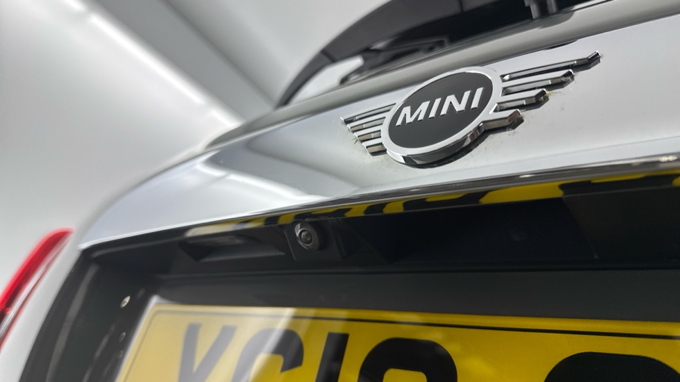 MINI Hatchback 1.5 Cooper Exclusive II 5dr Petrol Hatchback - Image 25