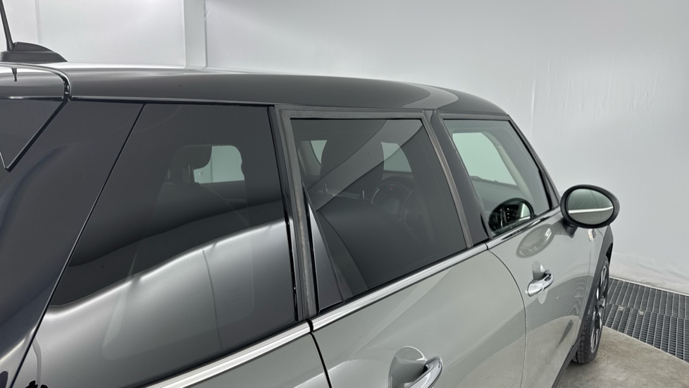 MINI Hatchback 1.5 Cooper Exclusive II 5dr Petrol Hatchback - Image 27