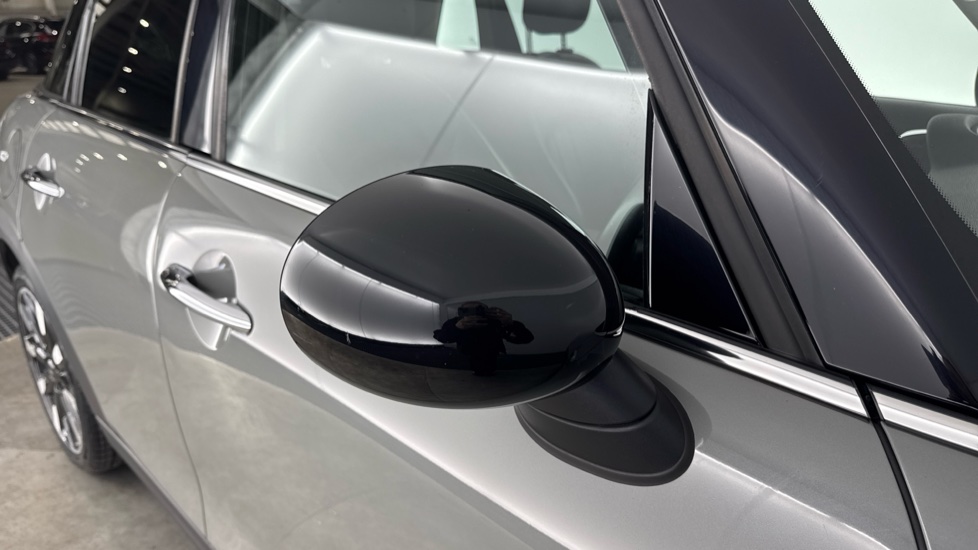 MINI Hatchback 1.5 Cooper Exclusive II 5dr Petrol Hatchback - Image 29