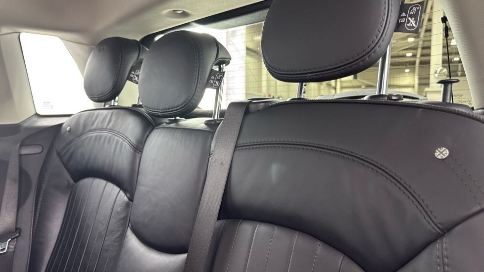 MINI Hatchback 1.5 Cooper Exclusive II 5dr Petrol Hatchback - Image 38