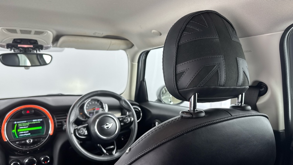 MINI Hatchback 1.5 Cooper Exclusive II 5dr Petrol Hatchback - Image 40