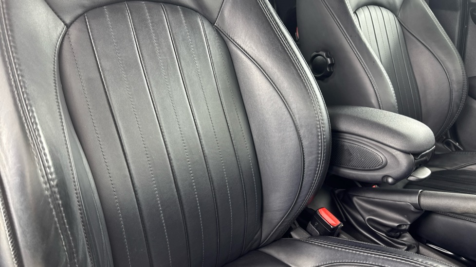 MINI Hatchback 1.5 Cooper Exclusive II 5dr Petrol Hatchback - Image 42