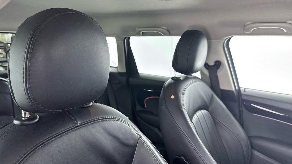 MINI Hatchback 1.5 Cooper Exclusive II 5dr Petrol Hatchback - Image 43