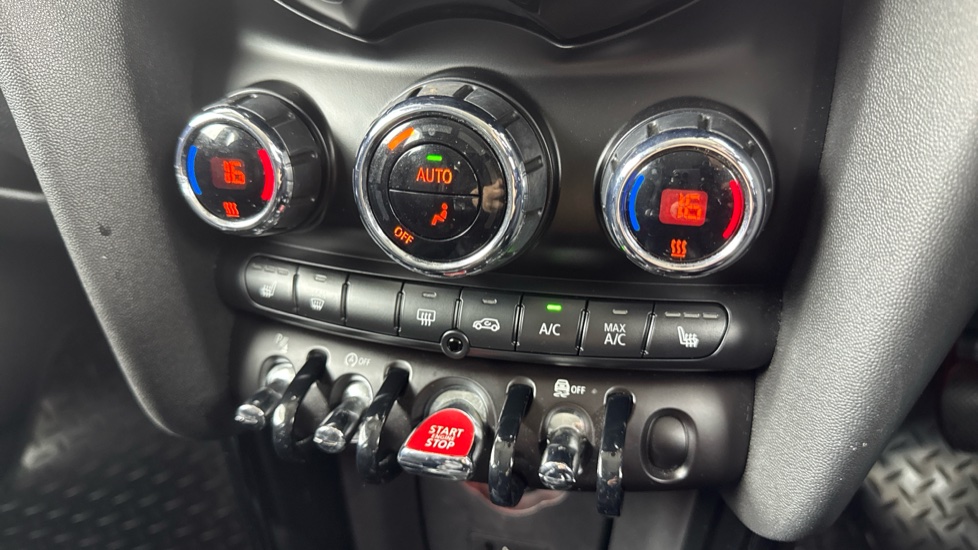 MINI Hatchback 1.5 Cooper Exclusive II 5dr Petrol Hatchback - Image 47