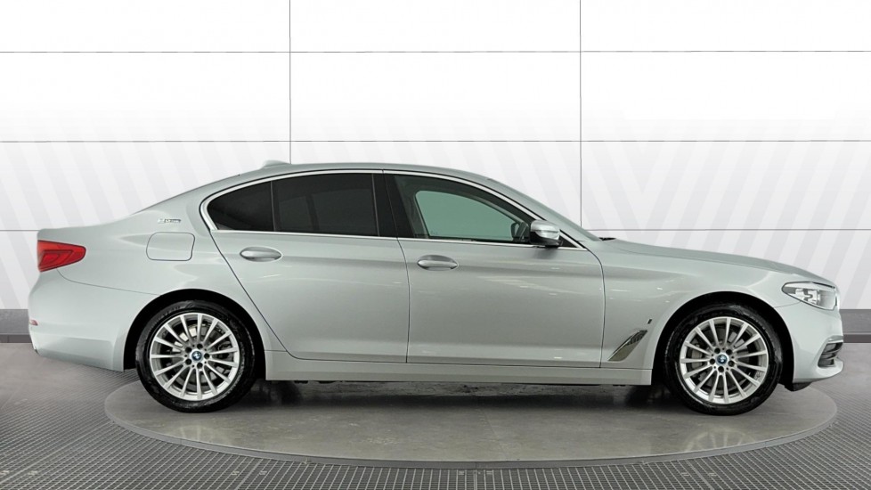 BMW 5 Series 530e SE 4dr Auto Saloon - Image 3
