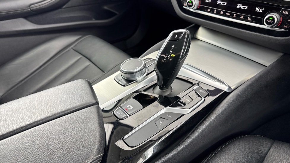 BMW 5 Series 530e SE 4dr Auto Saloon - Image 10