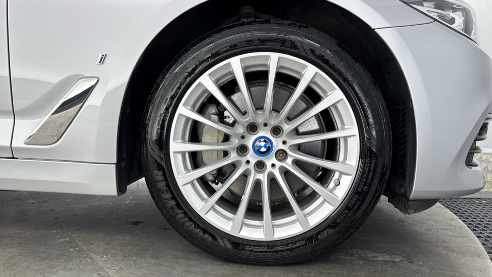 BMW 5 Series 530e SE 4dr Auto Saloon - Image 14