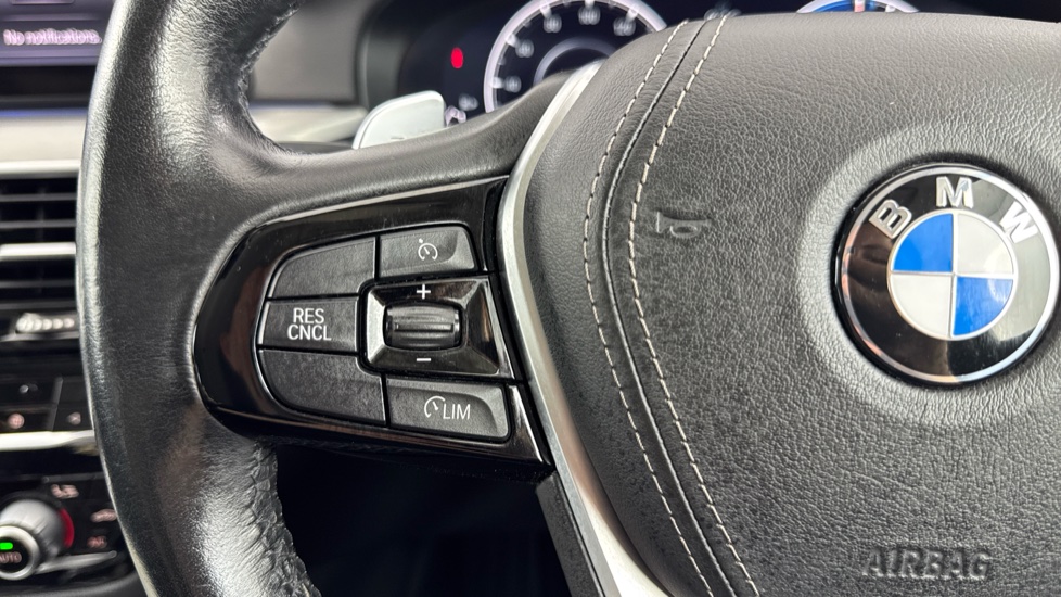 BMW 5 Series 530e SE 4dr Auto Saloon - Image 17
