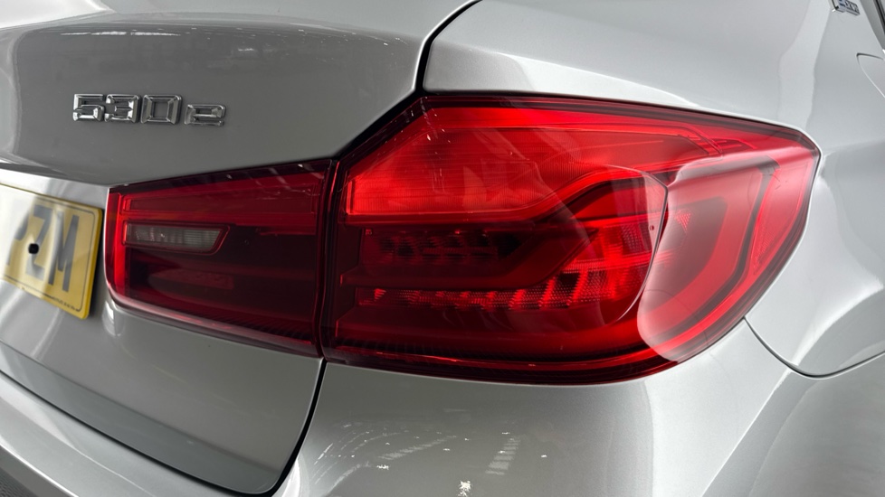 BMW 5 Series 530e SE 4dr Auto Saloon - Image 22