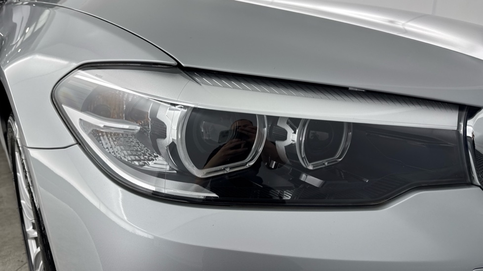 BMW 5 Series 530e SE 4dr Auto Saloon - Image 23