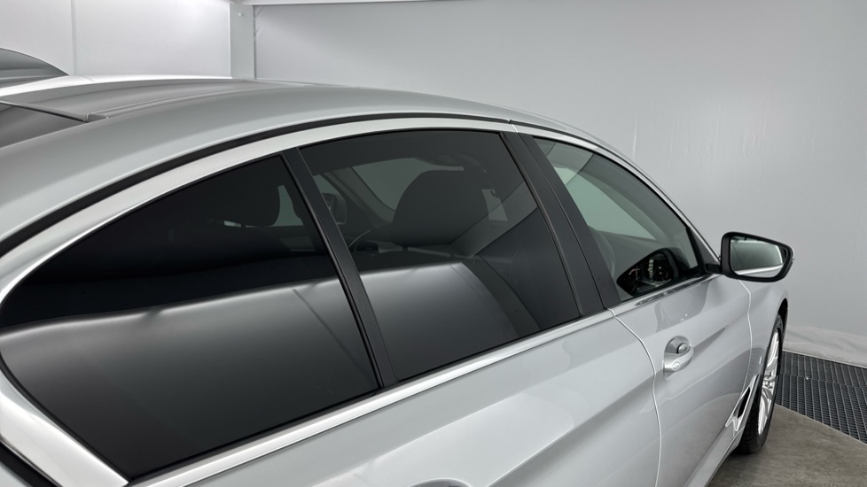 BMW 5 Series 530e SE 4dr Auto Saloon - Image 26