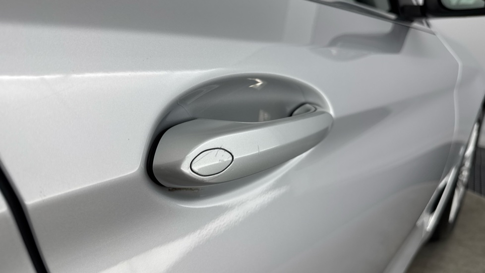 BMW 5 Series 530e SE 4dr Auto Saloon - Image 27