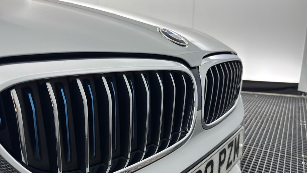BMW 5 Series 530e SE 4dr Auto Saloon - Image 30