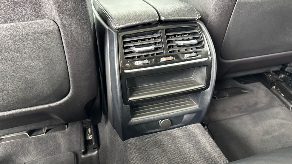 BMW 5 Series 530e SE 4dr Auto Saloon - Image 36