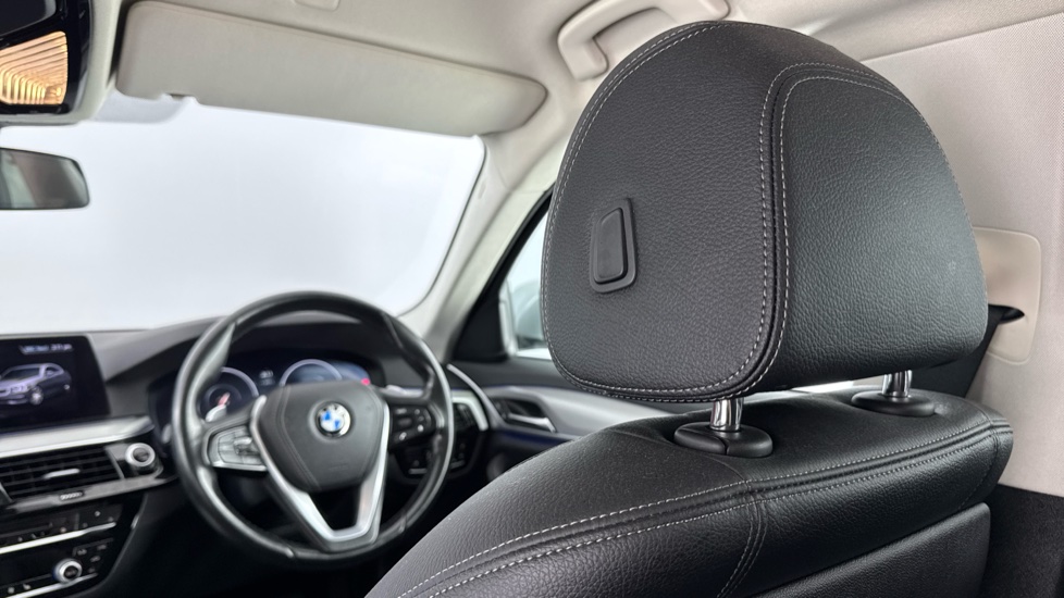BMW 5 Series 530e SE 4dr Auto Saloon - Image 37