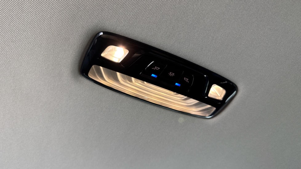 BMW 5 Series 530e SE 4dr Auto Saloon - Image 38