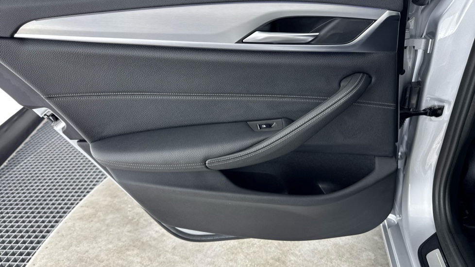 BMW 5 Series 530e SE 4dr Auto Saloon - Image 42