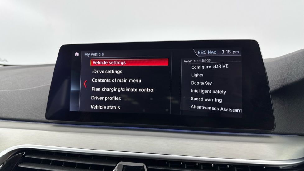 BMW 5 Series 530e SE 4dr Auto Saloon - Image 66