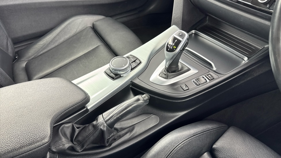 BMW 4 Series 420d [190] xDrive M Sport 2dr Auto [Prof Media] Diesel Coupe - Image 10