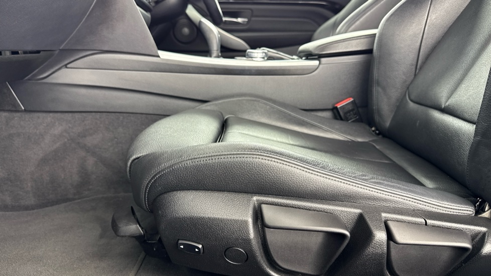 BMW 4 Series 420d [190] xDrive M Sport 2dr Auto [Prof Media] Diesel Coupe - Image 33