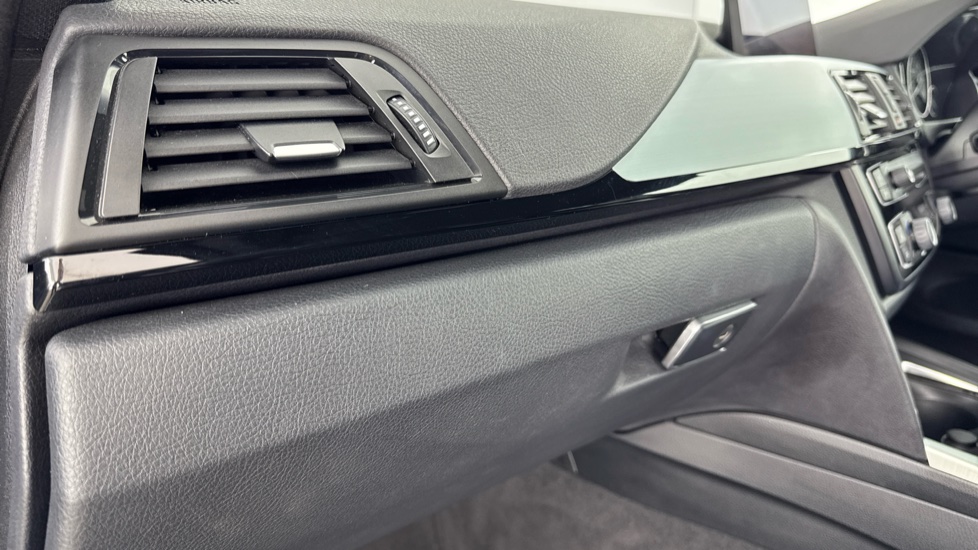 BMW 4 Series 420d [190] xDrive M Sport 2dr Auto [Prof Media] Diesel Coupe - Image 34