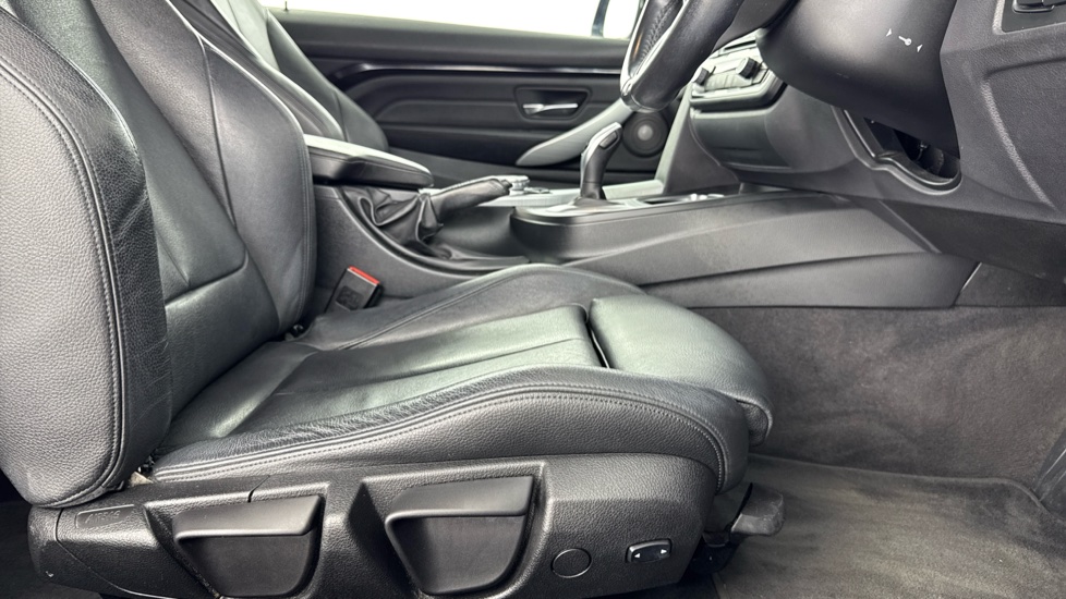 BMW 4 Series 420d [190] xDrive M Sport 2dr Auto [Prof Media] Diesel Coupe - Image 40
