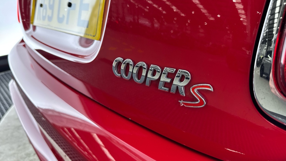 MINI Convertible 2.0 Cooper S Classic II 2dr Petrol Convertible - Image 24