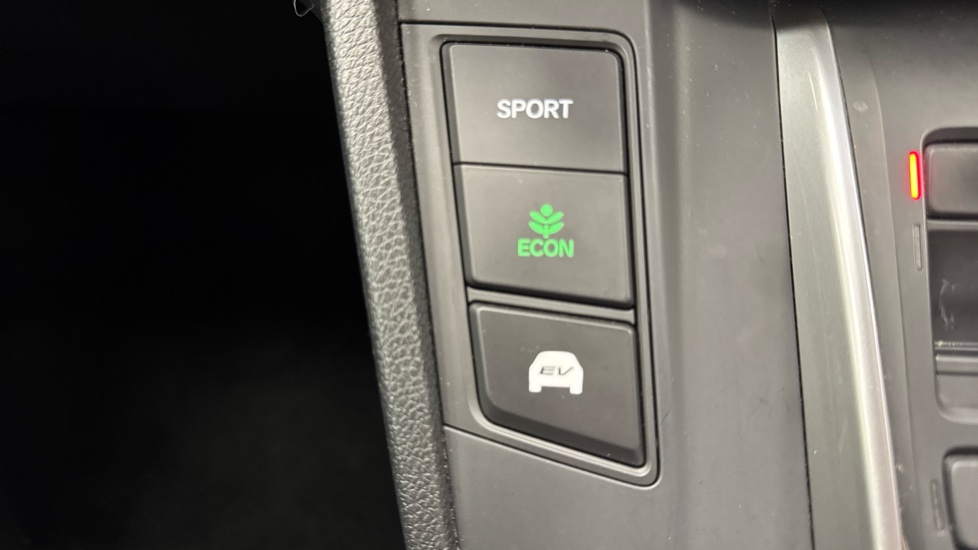 Honda CR-V 2.0 i-MMD Hybrid SE 2WD 5dr eCVT Hybrid Estate - Image 19