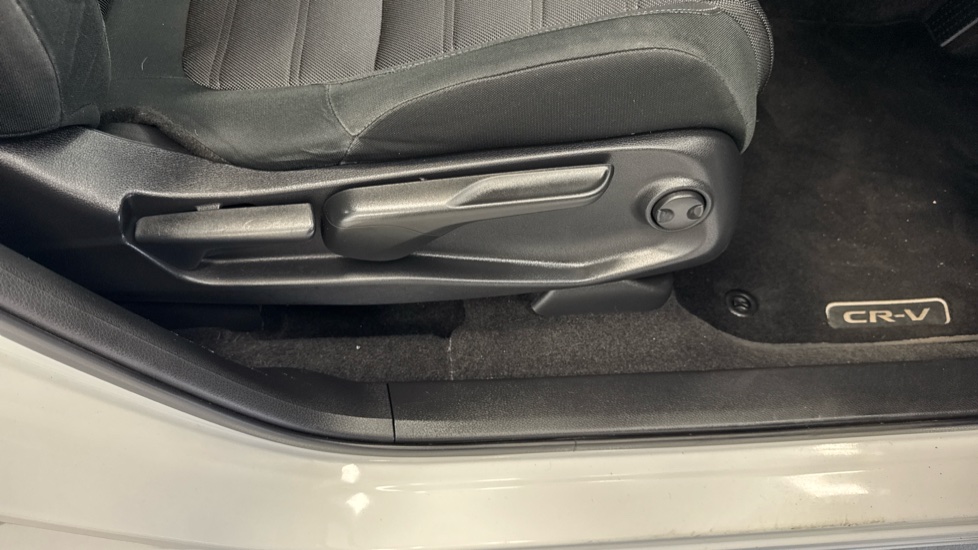 Honda CR-V 2.0 i-MMD Hybrid SE 2WD 5dr eCVT Hybrid Estate - Image 24