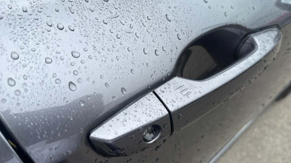 Honda CR-V 2.0 i-MMD Hybrid SR 5dr eCVT Hybrid Estate - Image 17