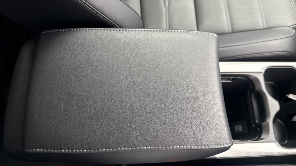 Honda CR-V 2.0 i-MMD Hybrid SR 5dr eCVT Hybrid Estate - Image 19