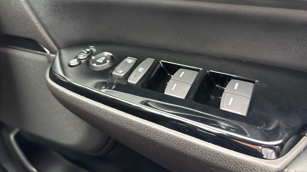 Honda CR-V 2.0 i-MMD Hybrid SR 5dr eCVT Hybrid Estate - Image 34