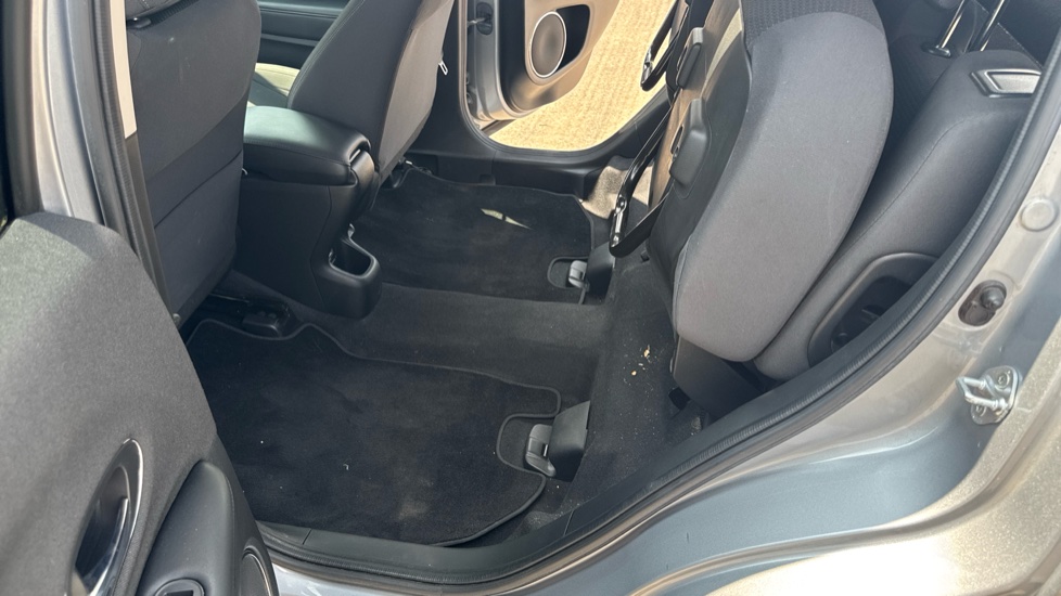 Honda HR-V 1.5 i-VTEC SE 5dr Petrol Hatchback - Image 33