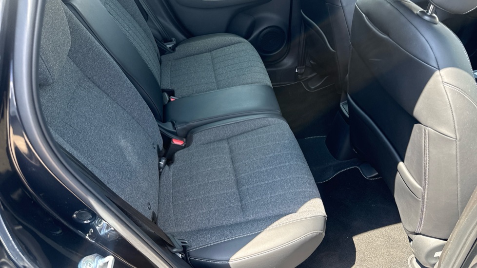 Honda Jazz 1.5 i-MMD Hybrid SR 5dr eCVT Hybrid Hatchback - Image 14