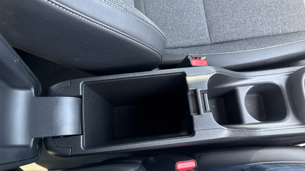 Honda Jazz 1.5 i-MMD Hybrid SR 5dr eCVT Hybrid Hatchback - Image 16