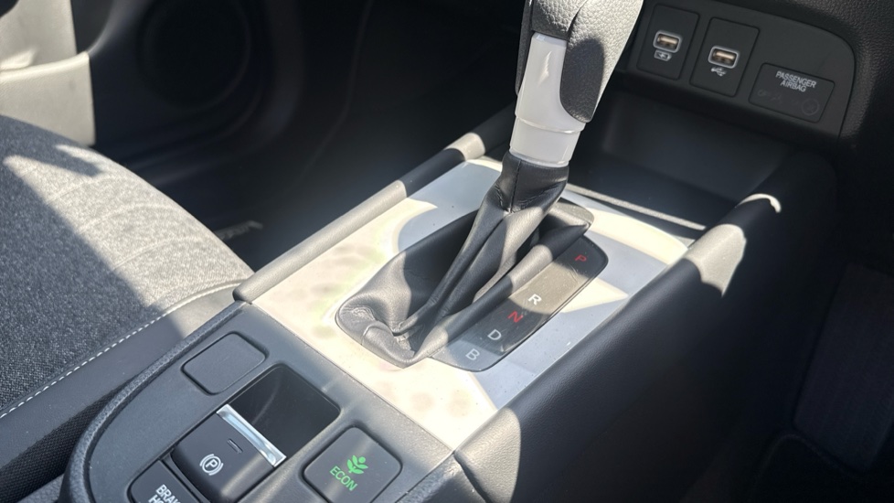 Honda Jazz 1.5 i-MMD Hybrid SR 5dr eCVT Hybrid Hatchback - Image 18