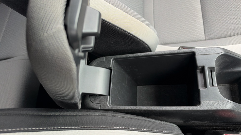 Honda Jazz 1.5 i-MMD Hybrid Crosstar EX 5dr eCVT Hybrid Hatchback - Image 26
