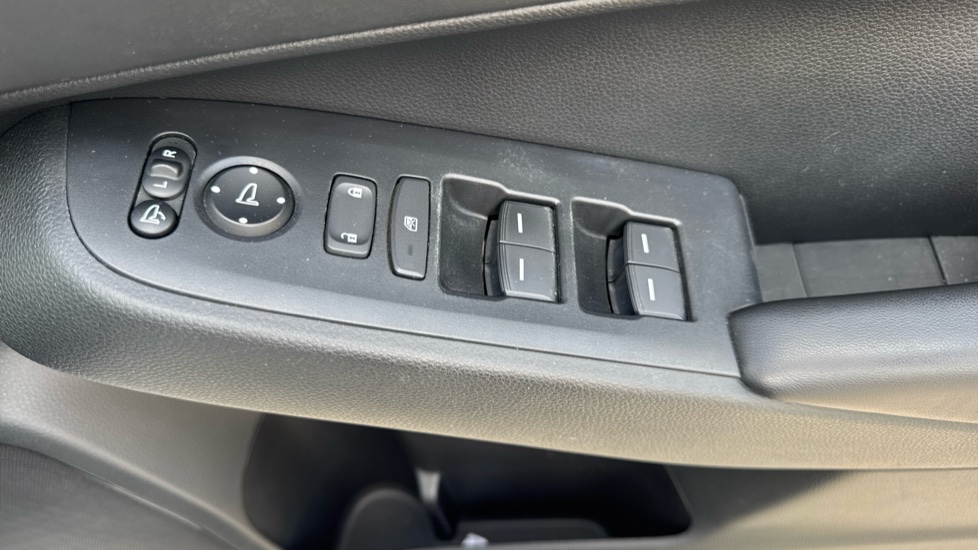 Honda HR-V 1.5 eHEV Elegance 5dr CVT Hybrid Hatchback - Image 22