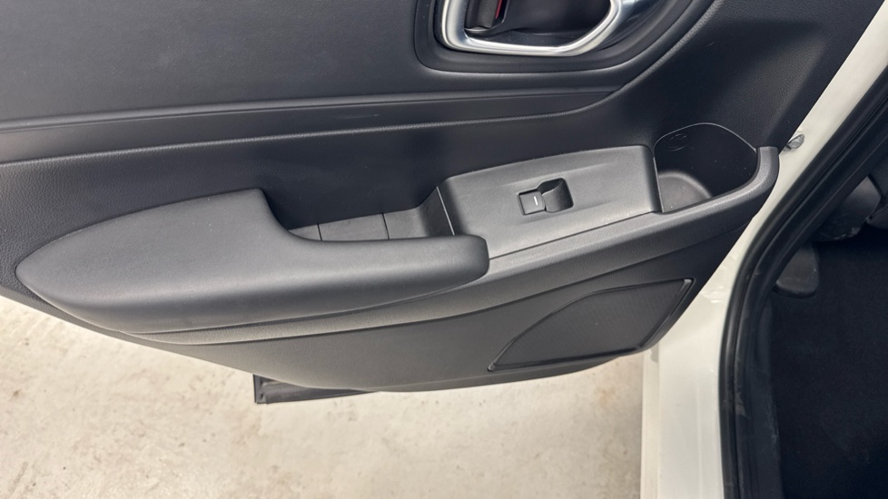 Honda HR-V 1.5 eHEV Elegance 5dr CVT Hybrid Hatchback - Image 38