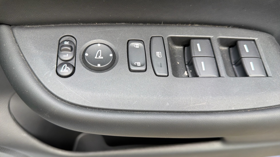 Honda Jazz 1.5 i-MMD Hybrid Crosstar Advance 5dr eCVT Hybrid Hatchback - Image 13