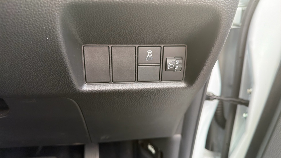 Honda Jazz 1.5 i-MMD Hybrid Crosstar Advance 5dr eCVT Hybrid Hatchback - Image 19