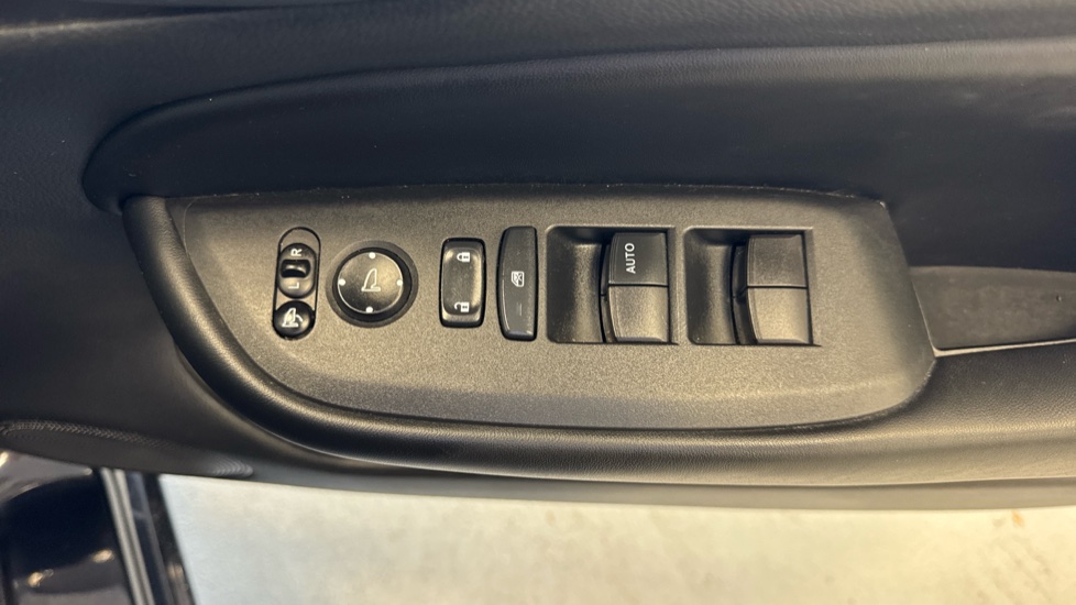 Honda Jazz 1.5 i-MMD Hybrid SR 5dr eCVT Hybrid Hatchback - Image 14