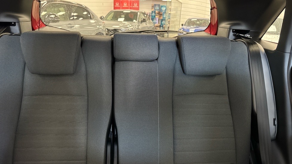 Honda Jazz 1.5 i-MMD Hybrid Crosstar Advance 5dr eCVT Hybrid Hatchback - Image 8