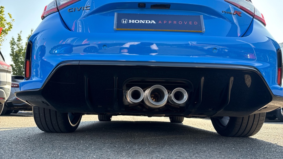 Honda Civic Type R 2.0 VTEC Turbo Type R 5dr Petrol Hatchback - Image 16