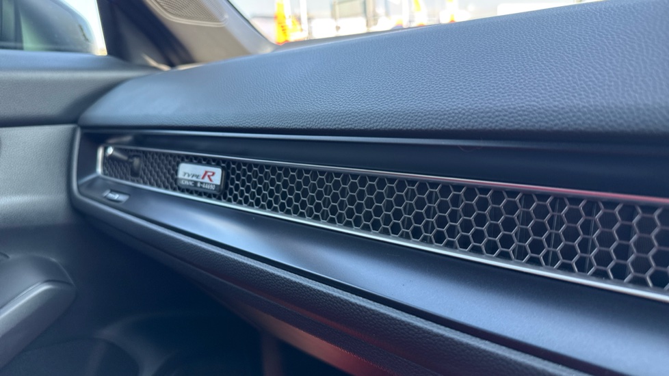 Honda Civic Type R 2.0 VTEC Turbo Type R 5dr Petrol Hatchback - Image 48